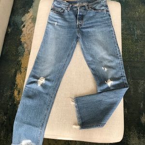 Like New Levi’s Distressed 501 Jeans Size 28/30